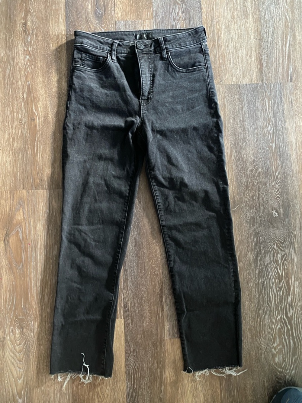 Kut from the Kloth Reese ab fab straight leg - size 4 Jeans
